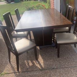 Kitchen table With 6 Chairs 