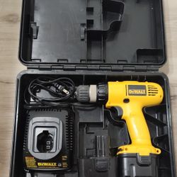 Dewalt DW927 Cordless Drill With Battery and Chargers 12V