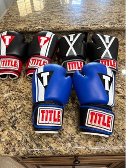 Title Classic boxing gloves