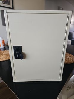 ULINE key cabinet, key locker