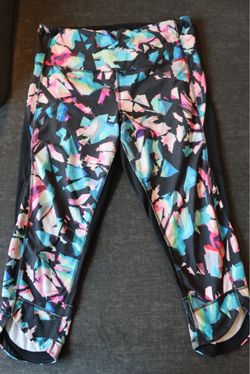 Multicolor Abstract Print Cropped Leggings