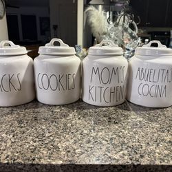 Rae Dunn Cookie Jar Set