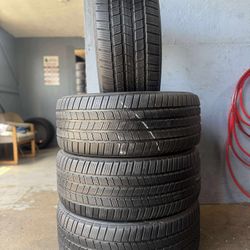 285/45/22. Michelin