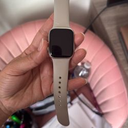 Apple Watch With Charger 