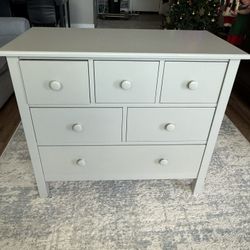 Pottery Barn Kids Kendall Dresser – Like New – Solid Wood