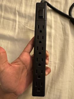 Power outlet strip