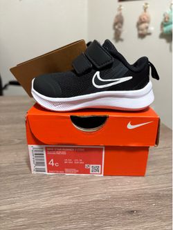 Size 4C (TD) - Nike Star Runner 3 Toddler Shoes Black White Easy On Strap