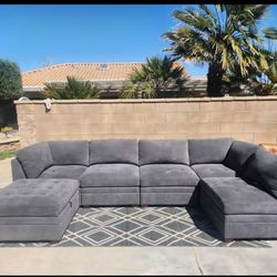 Thomasville Tisdale Fabric Sectional with Storage Ottoman
