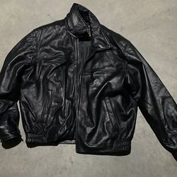 Reed Men’s Leather Jacket. Size: Large