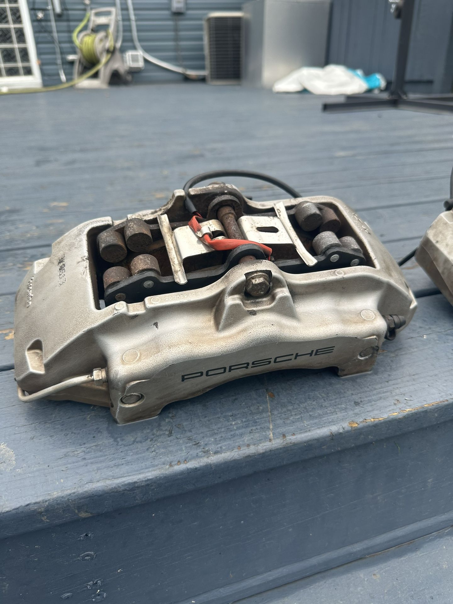 2004 Porsche Cayenne Front Brake Calipers