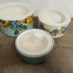 Set Of 3 Casserole Bowls. Fit Inside Each Other. Pioneer Woman. Excellent Condition. Price Firm