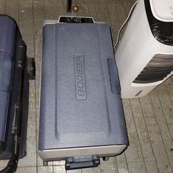Camper,Suv And Cars Freezer Refrigerator 12 Volts And 115 Volts 