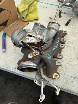 2016 Porsche Macan Left Turbo Charger