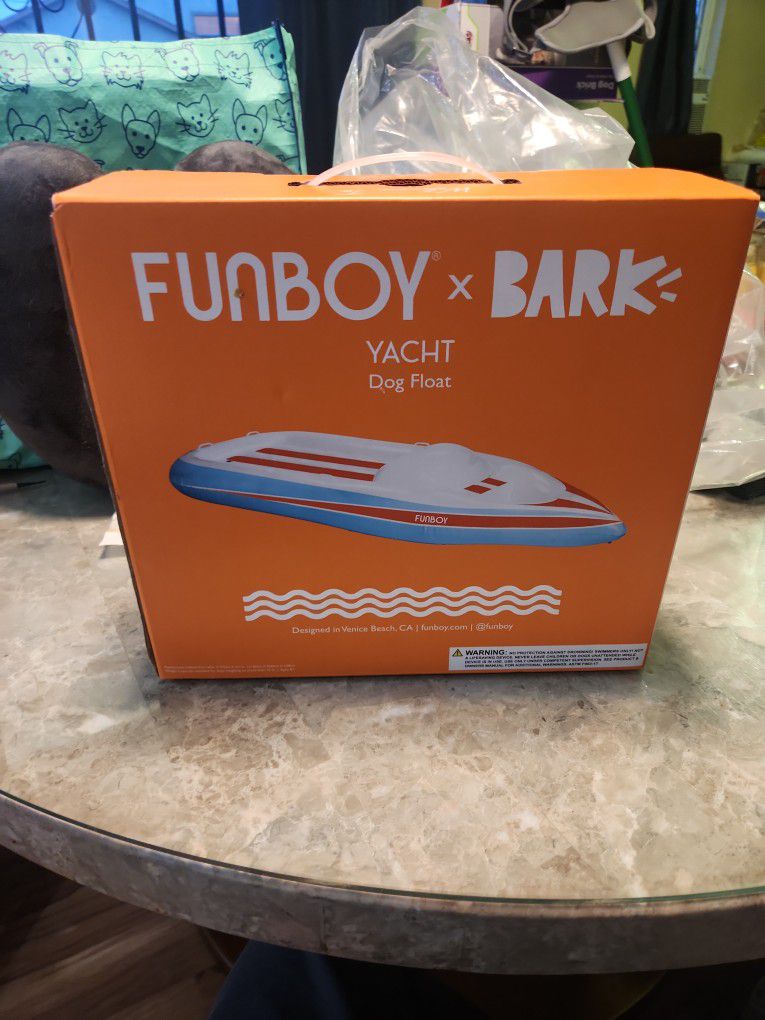 Fun boy Bark Yacht Dog Float