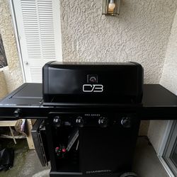 Charbroil Pro Series™ 4-Burner Gas Grill