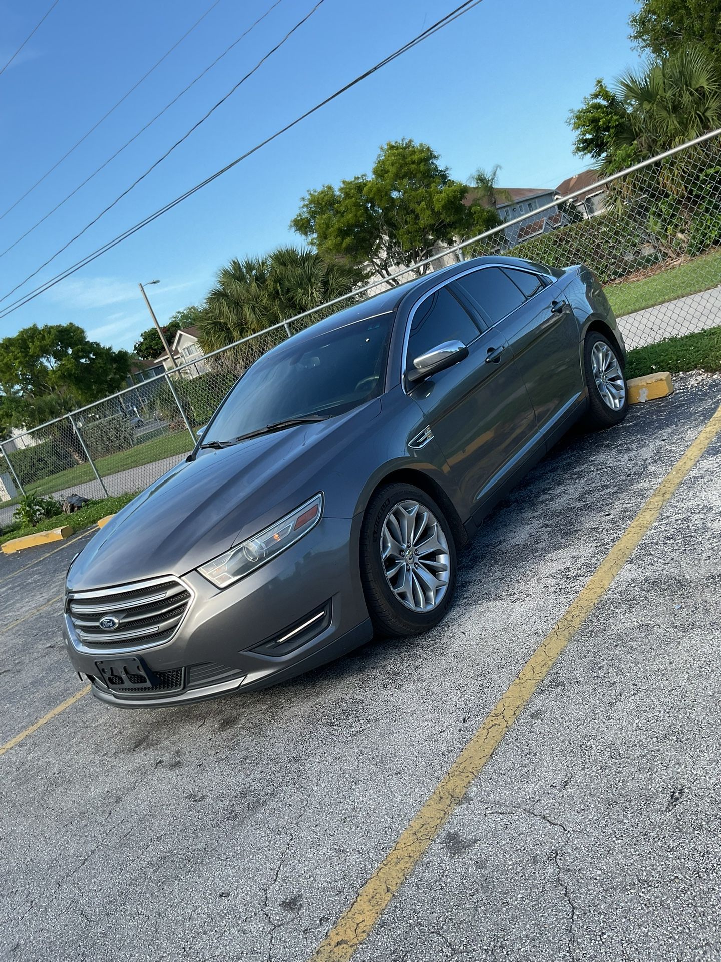 2014 Ford Taurus