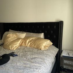 King Size Bed With Headboard 