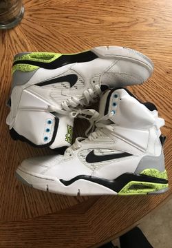 NIKE AIR FORCE JORDAN PUMP