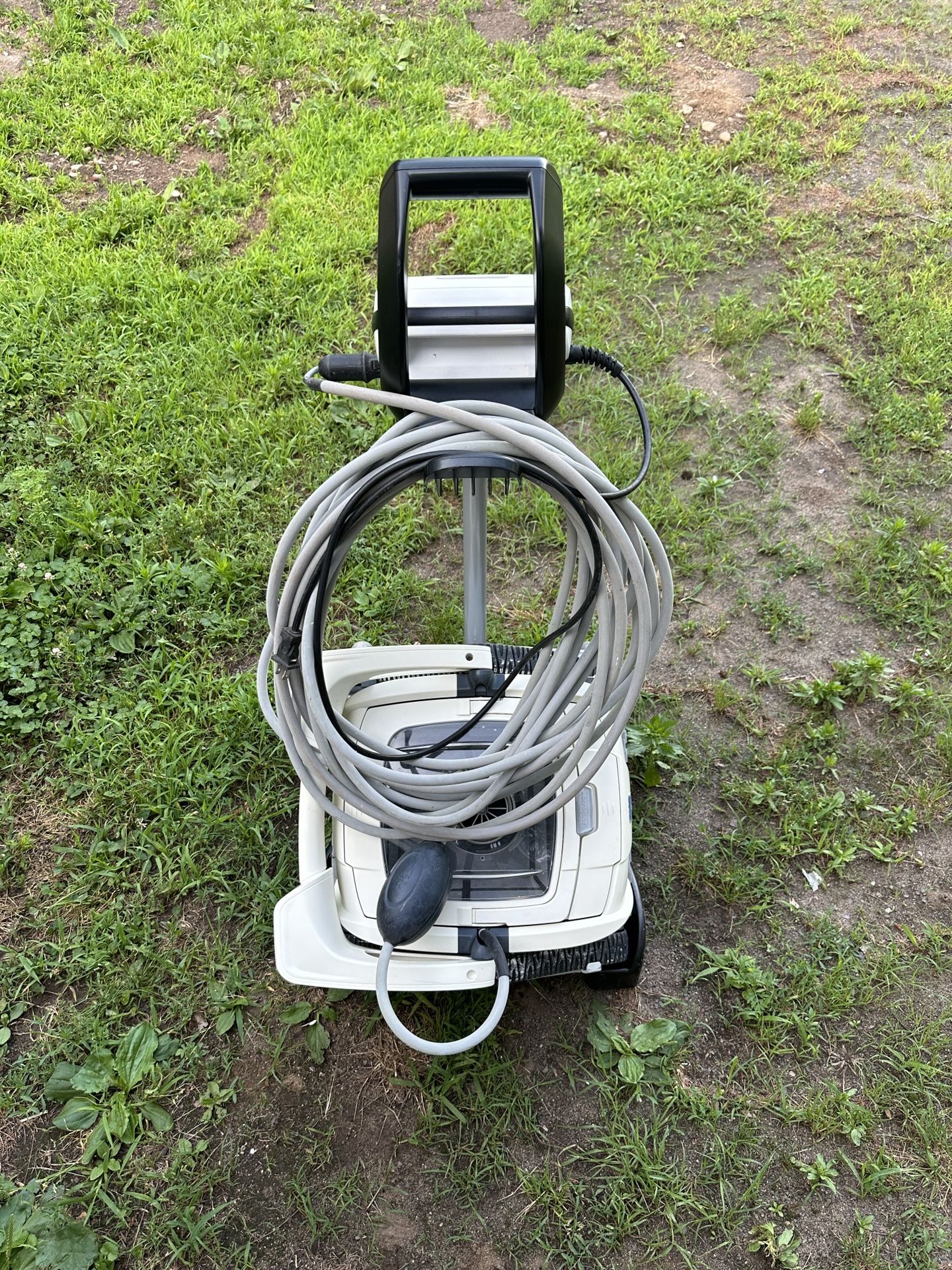 Polaris Pool Vacuum (robotic)