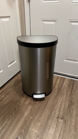 KOHLER - Semi-Round Step Trash Can (45 Liter / 11.8 Gallon)