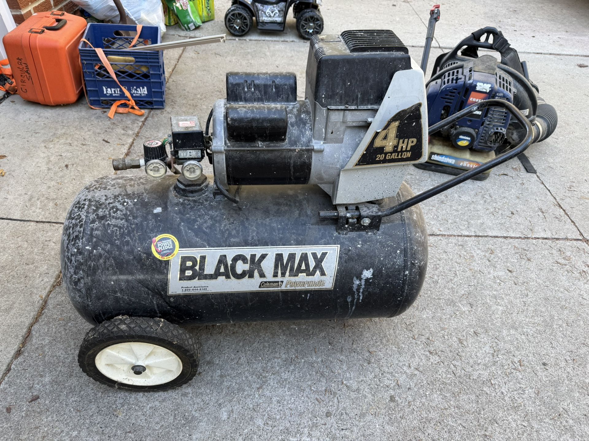 Coleman Powermate 20 gallon air compressor