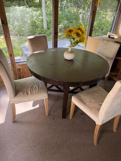 Round table 4ft