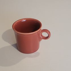 Fiesta Ware Persimmon Red Mug Ring Handle Homer Laughlin USA. Pre-owned, 
very good shape, no chips or cracks, please see photos for details.
Weight 1