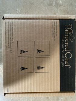 Pampered Chef Holiday Appetizer Plate (Set Of 4)