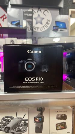 Canon R10 with 18-45mm lens