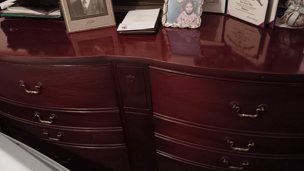 MOVING SALE  Antique Queen Anne Dresser