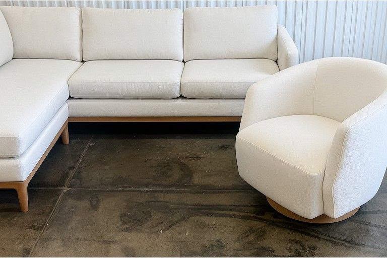 Free Delivery 2 pcs Henredon Murphy Sofa with Reversible Chaise and standalone chair