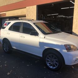 KIA, SUV, 2006, White, 4 Door