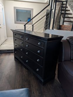 Large Black 🖤 Dresser..