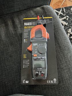 Auto ranging digital clamp meter