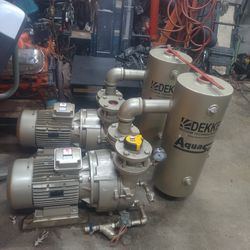 Industrial vacuum pump