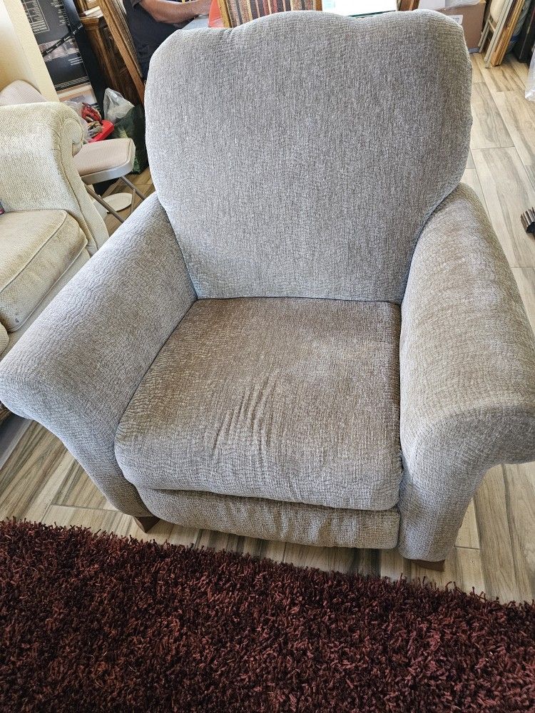 Couch/recliner