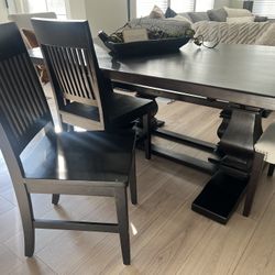 Walter E Smithe Bristow Dining Set