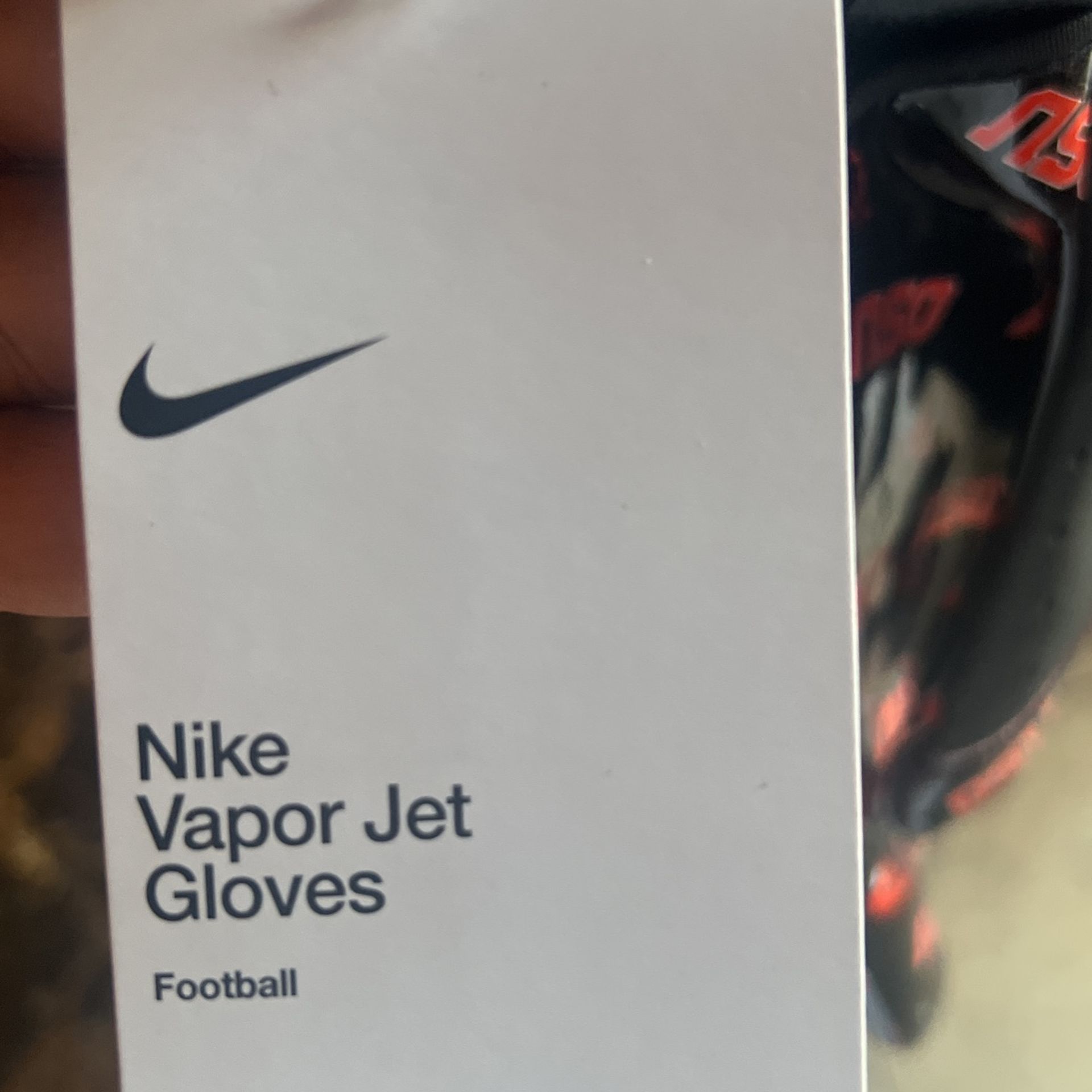 Nike & Supreme Football Gloves for Sale in San Bernardino, CA - OfferUp