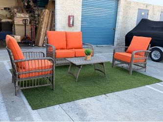 Patio furniture Available delivery 🚚