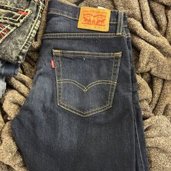 Levi Jeans Size 32 
