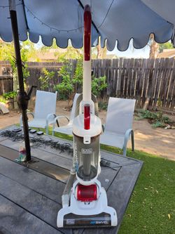Black and Decker Airswivel Vacuum