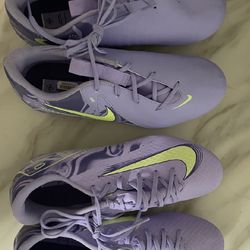 2X Women Purple Cleats 
