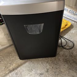 Heavy Duty paper shredder