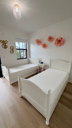 Pottery Barn Catalina Twin Bed with Trundle (mattresses included)