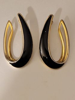 Trifari Black Drop Earrings 