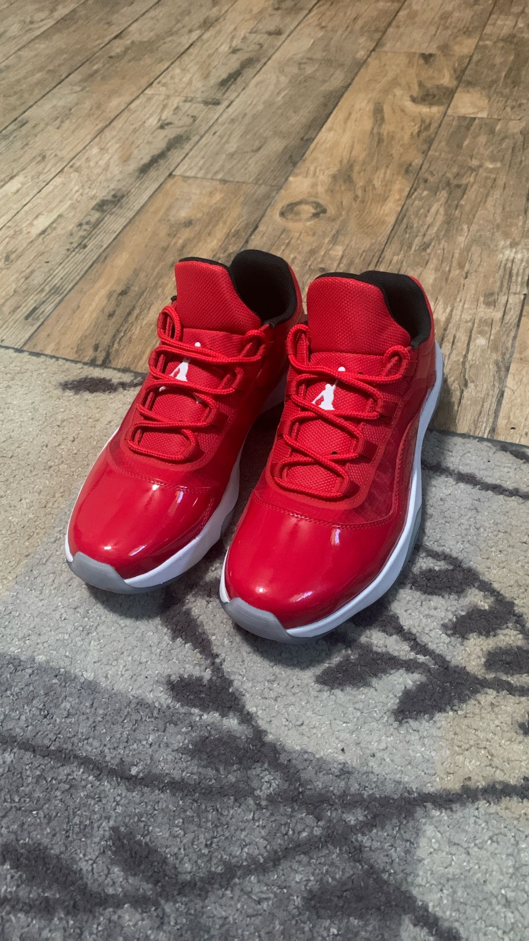 Air Jordan 11 CMFT Low Red And White