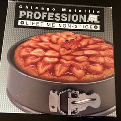 New Chicago Metallic 9 Inch Spring Form Pan