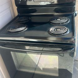 Electric Stove, Oven And Refrigerator Kenmore $925 Set  Very Good Condition ! 