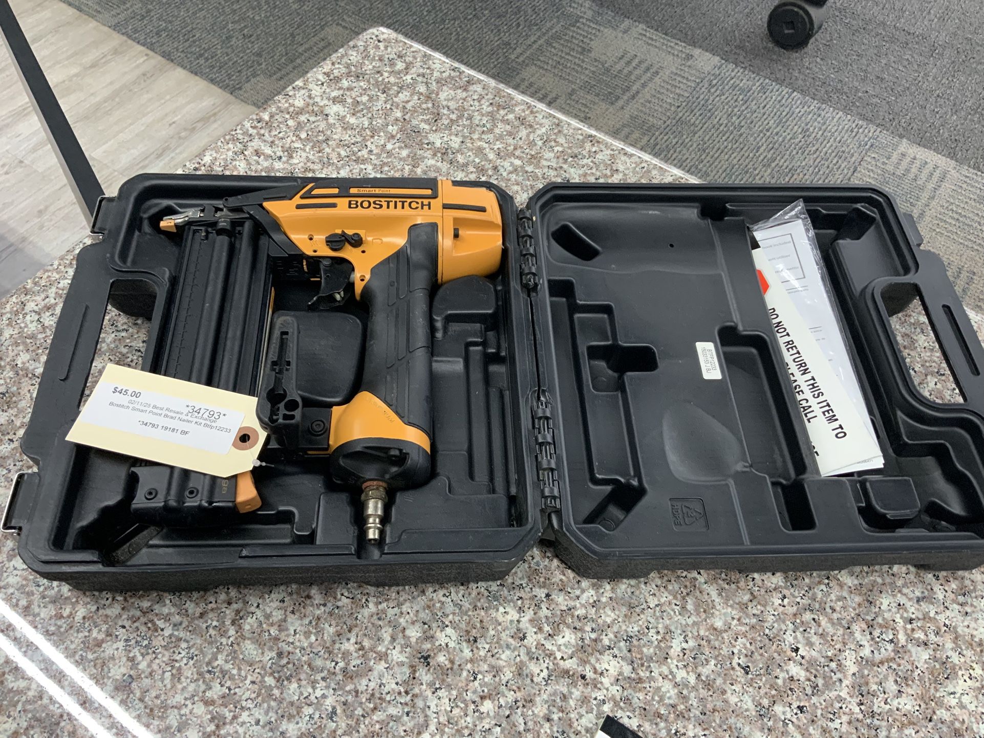 BOSTITCH Brad Nailer Kit, 18GA, Smart Point, Pneumatic With Case