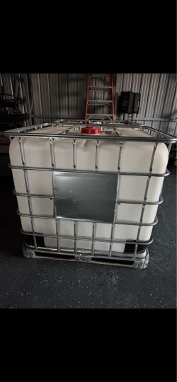 IBC Tote 275 Gallon Water Storage Tank